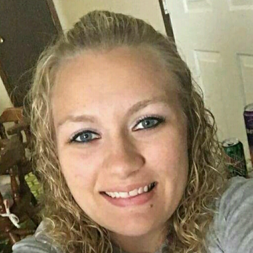 Meet your Posher, Resia